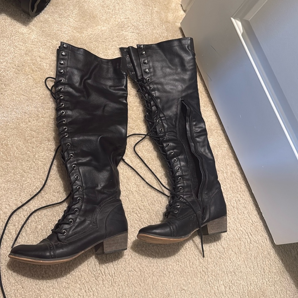 Black Boots